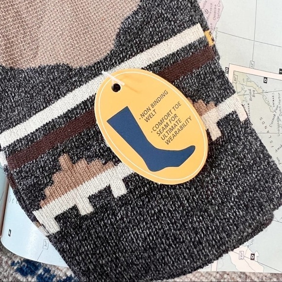 Pendleton NWT Unisex Merino Wool Gray Brown Blend Roaming Bison Camp Crew Socks - Picture 4 of 8